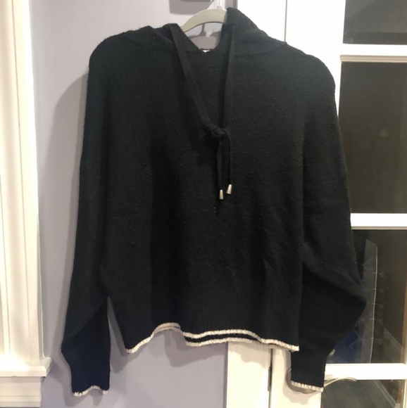 H&M black knit hooded top with white stripe hem - Picture 1 of 7